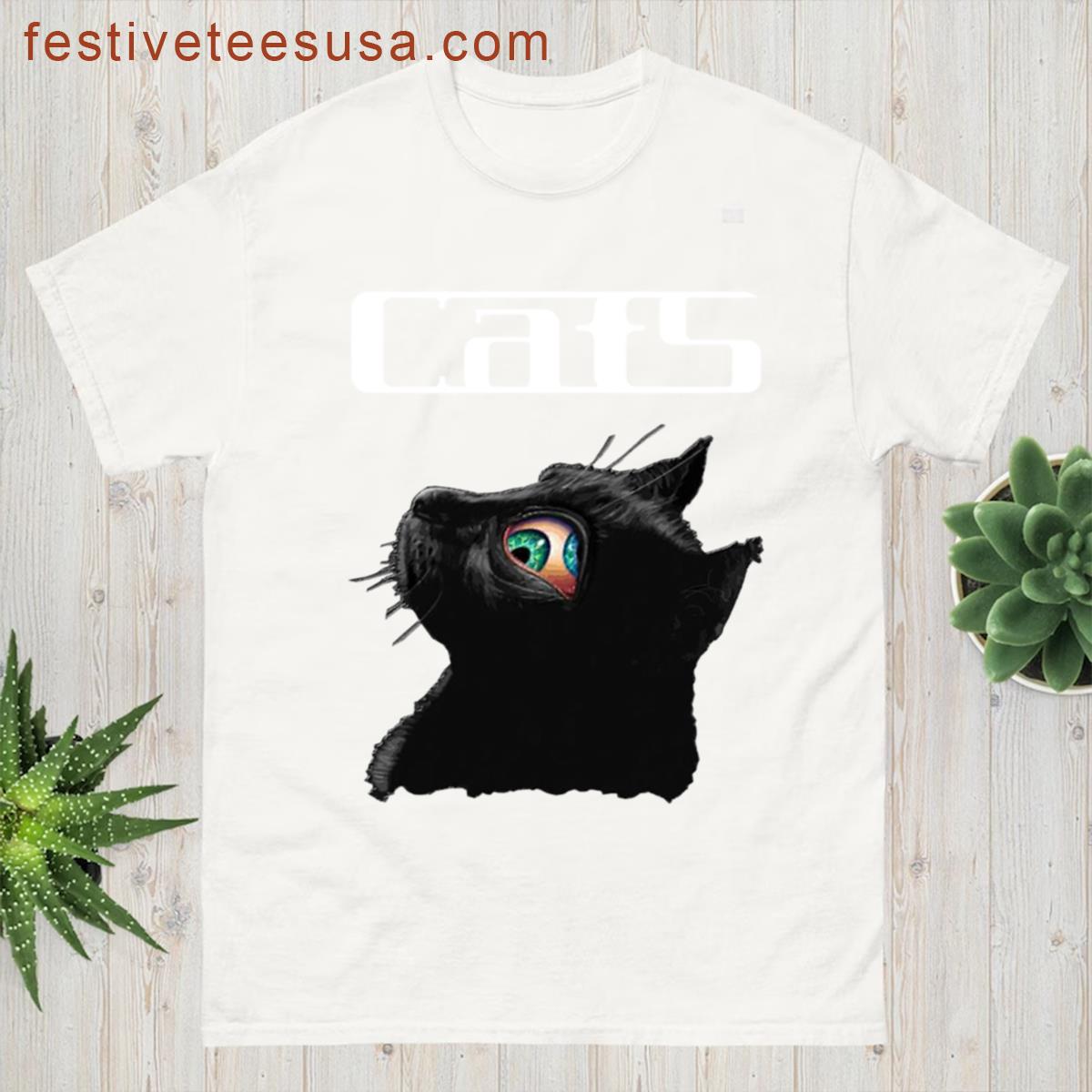 Cat Lovers Graphic T-shirt