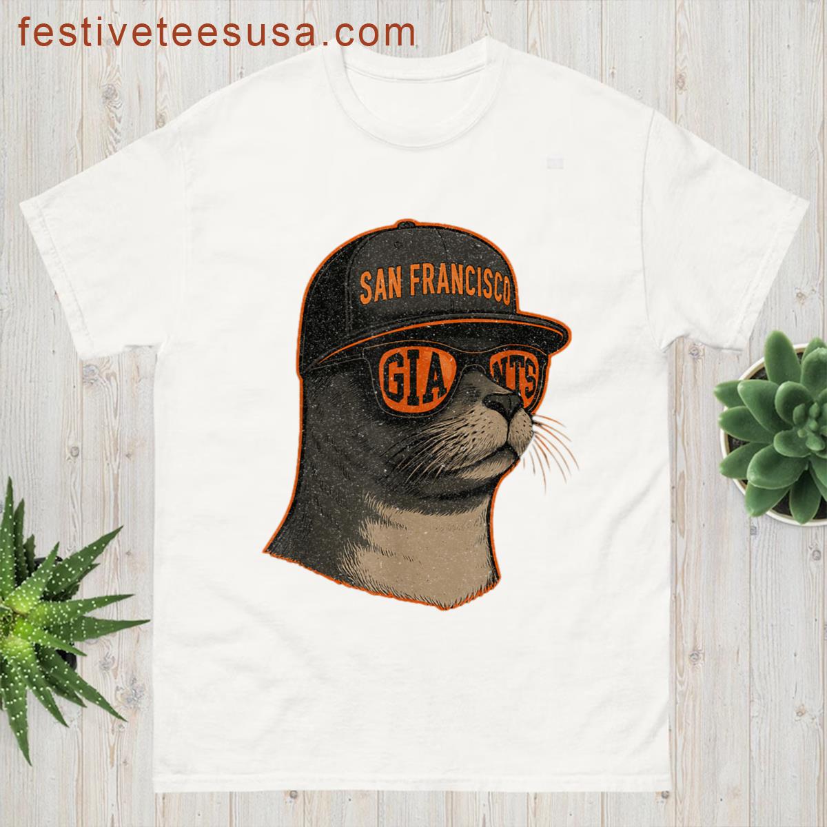 Giant Name Unique Gifts T-shirt