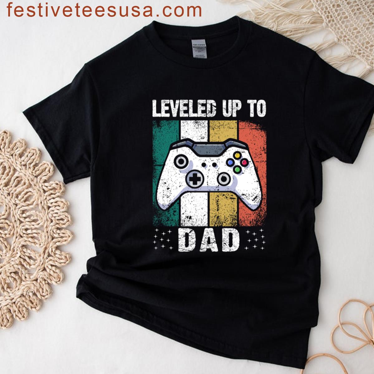 Leveled Up To Dad New Dad First Time Daddy Gift Idea T-shirt