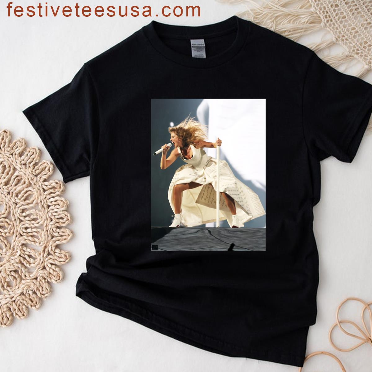 Storytelling In Taylor Swifts Concerts T-shirt