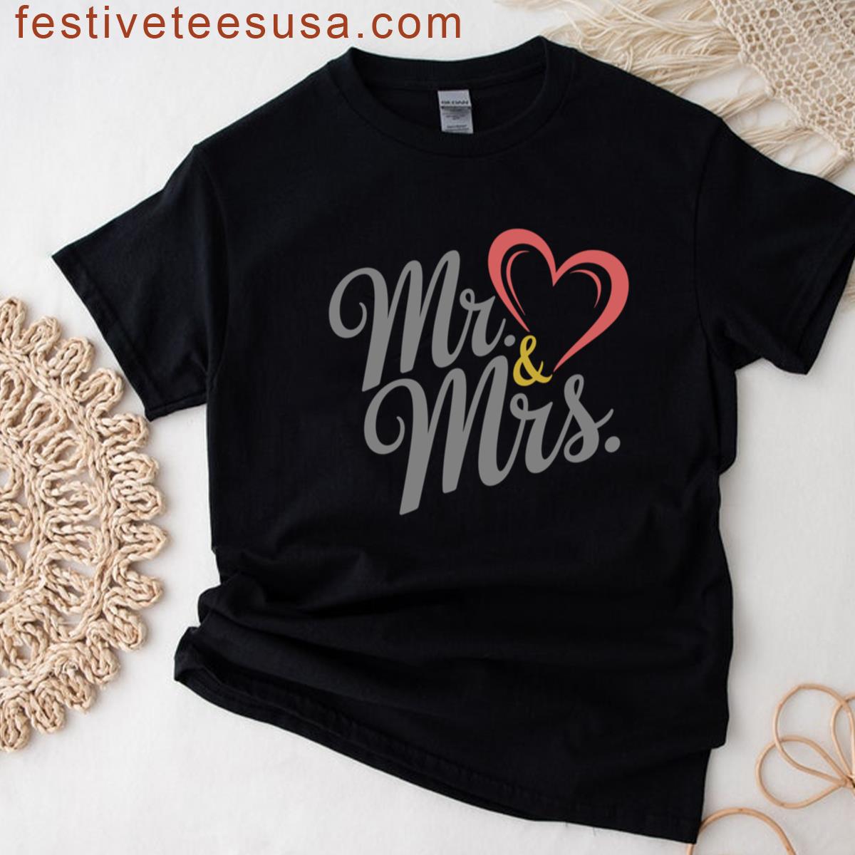 Mr Mrs With Decorative Heart Illustration T-shirt